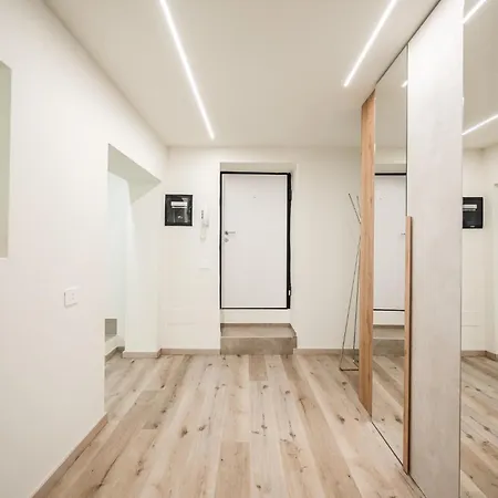 Maison La Pomposa Apartman *